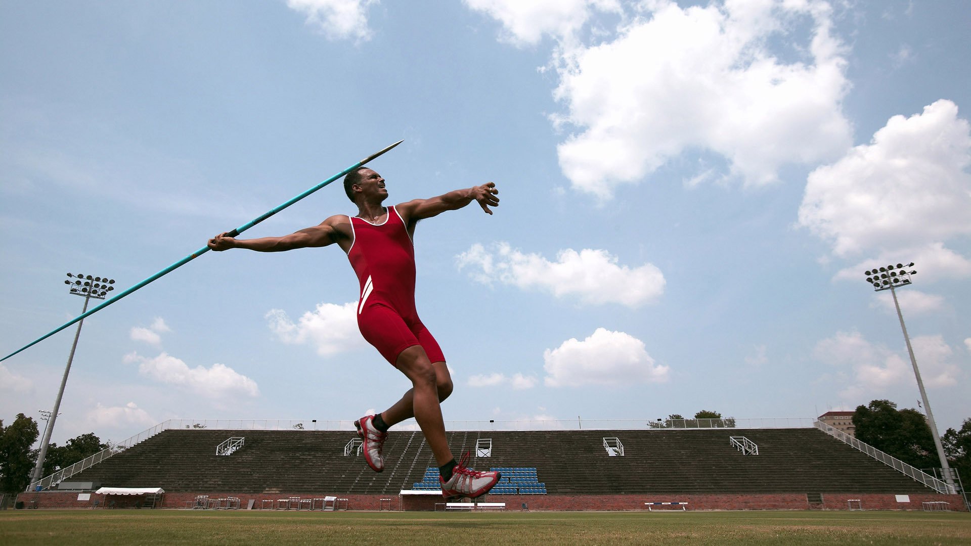 天博APP-C罗回归赛场，大胜首场状态亮眼，德国队观众沸腾！